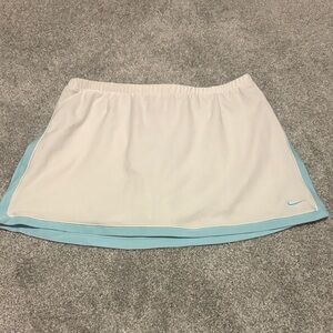 Nike Women's White and Blue Mini Skort Medium